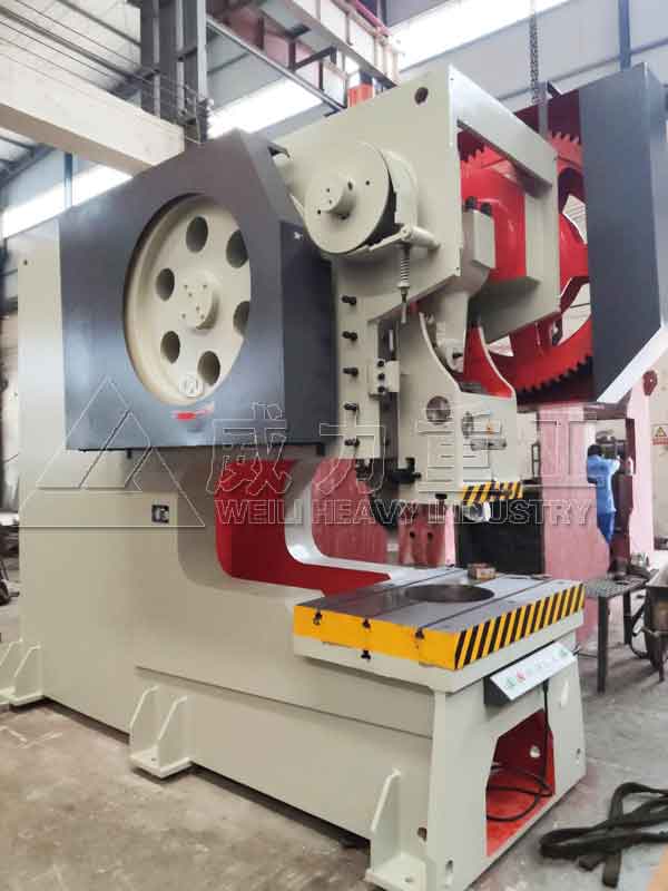 200噸沖床廠家_200噸鋼板固定臺深喉沖床喉深125